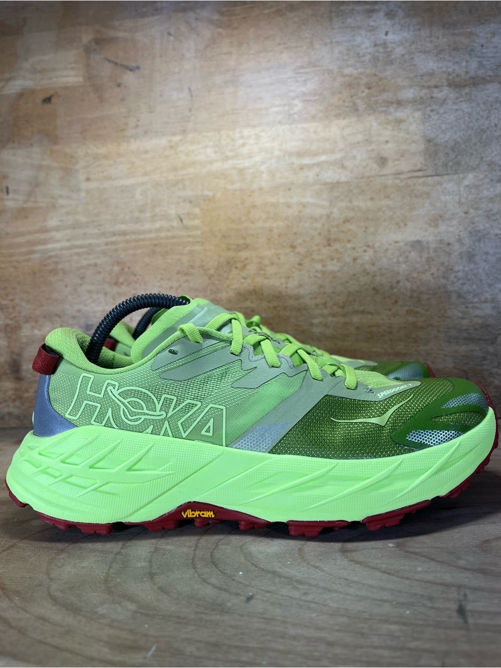 Hoka One One SpeedGoat 7 Mens Size 9 Trail Running Shoes Sneakers Kiwi Neon